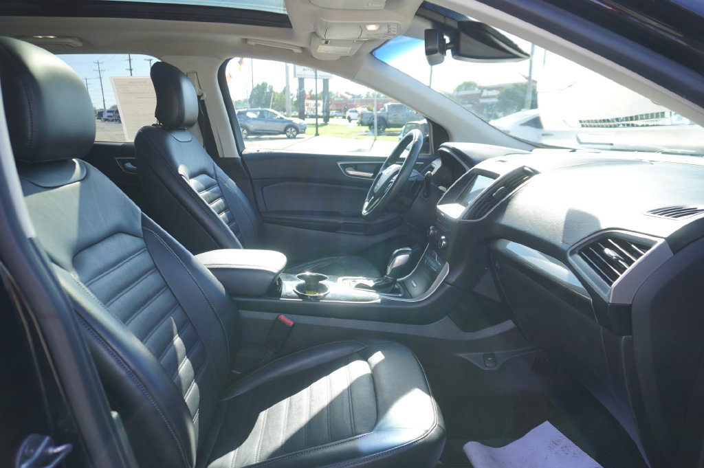 Used 2018 Ford Edge SEL w/ Equipment Group 201A AWD/4WD image 28