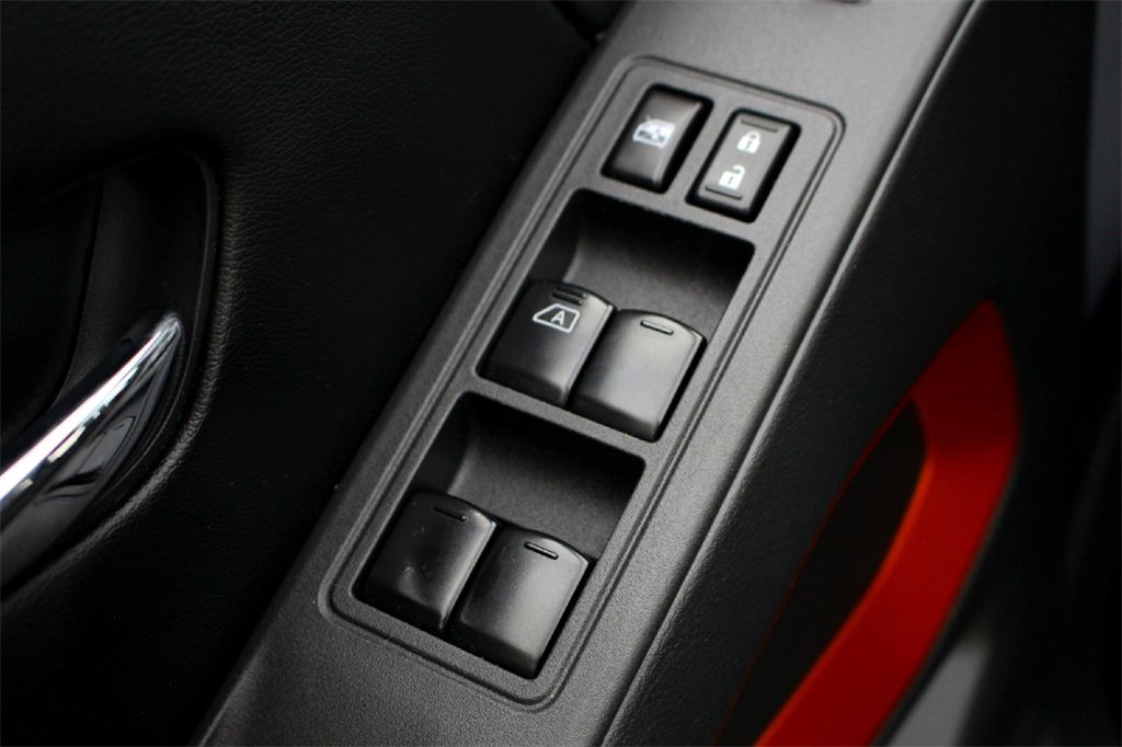 Used 2025 Nissan Frontier Pro-X image 19