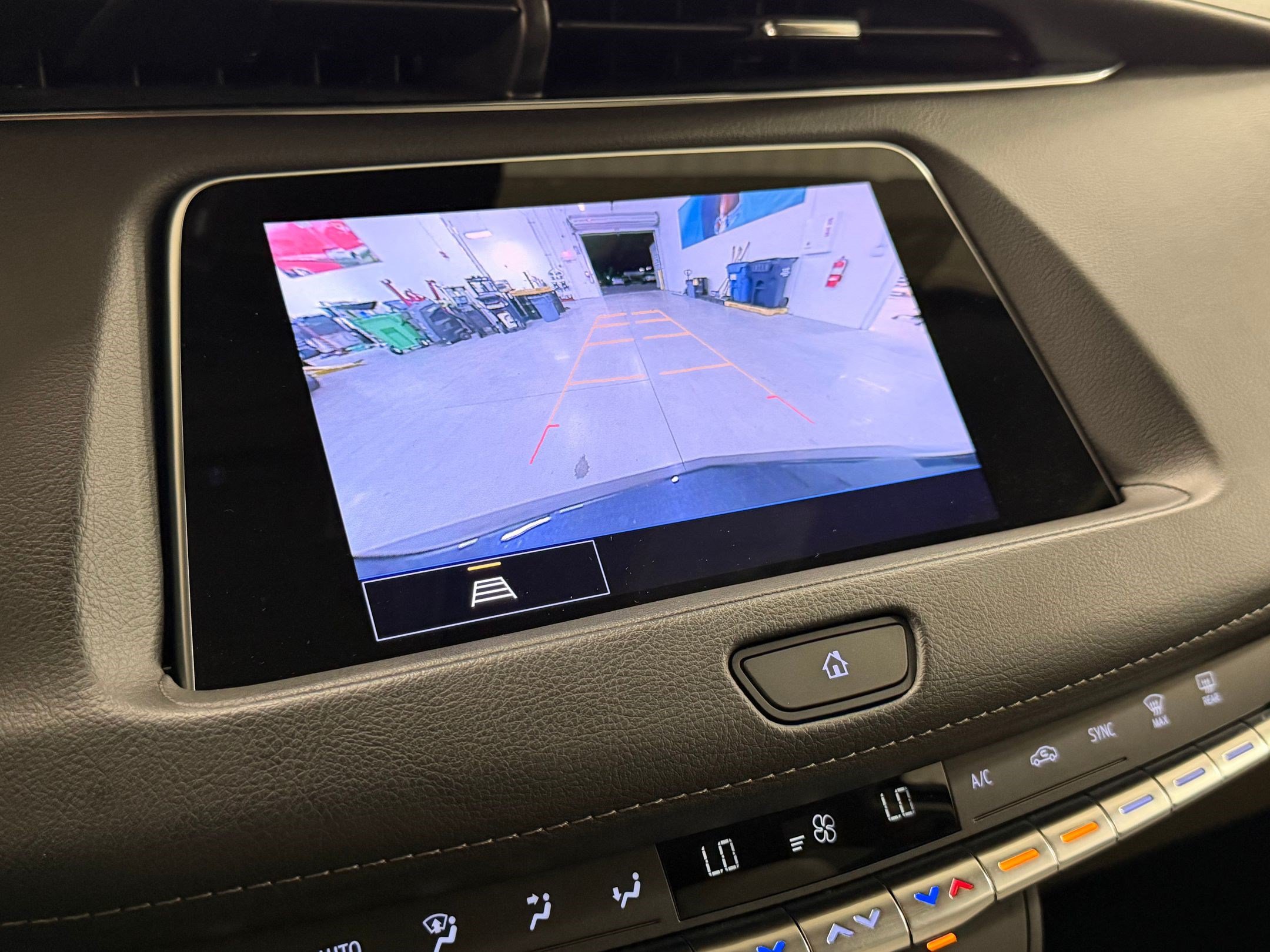 Used 2022 Cadillac XT4 Luxury w/ Driver Awareness Package FWD image 27