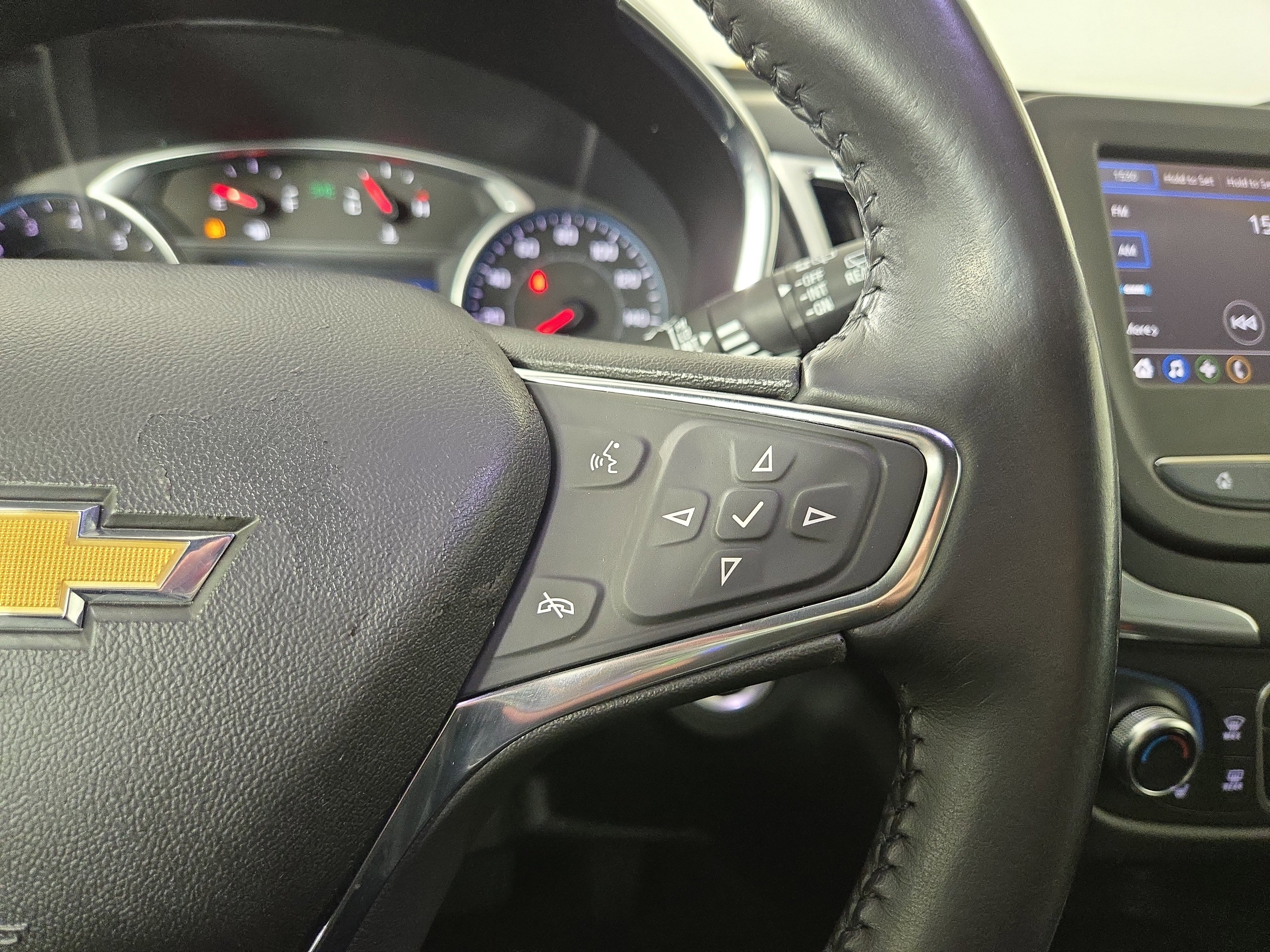 Used 2019 Chevrolet Equinox LT image 16