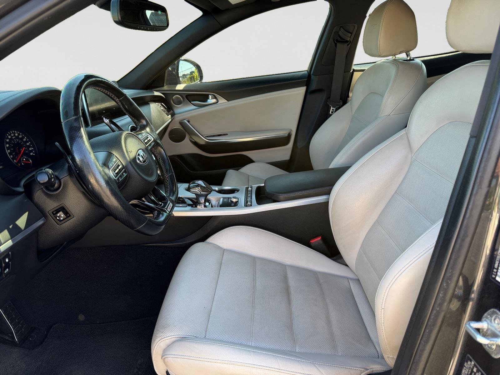 Used 2019 Kia Stinger GT2 image 10