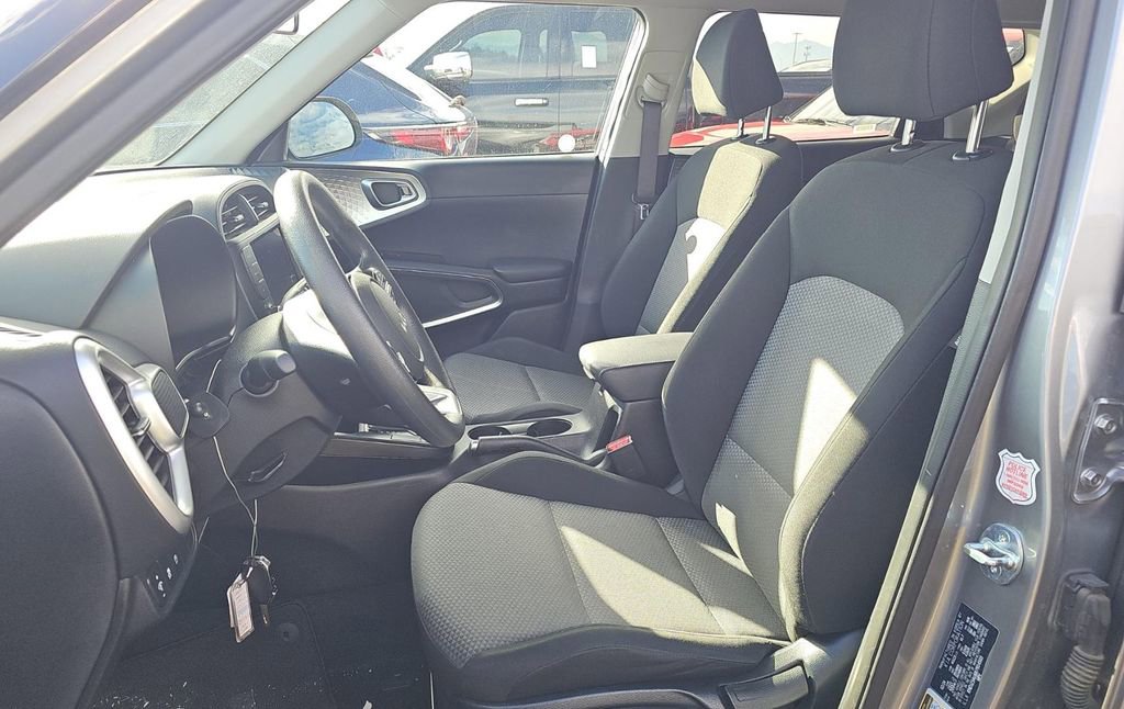 Used 2024 Kia Soul LX w/ Option Group 015 image 5