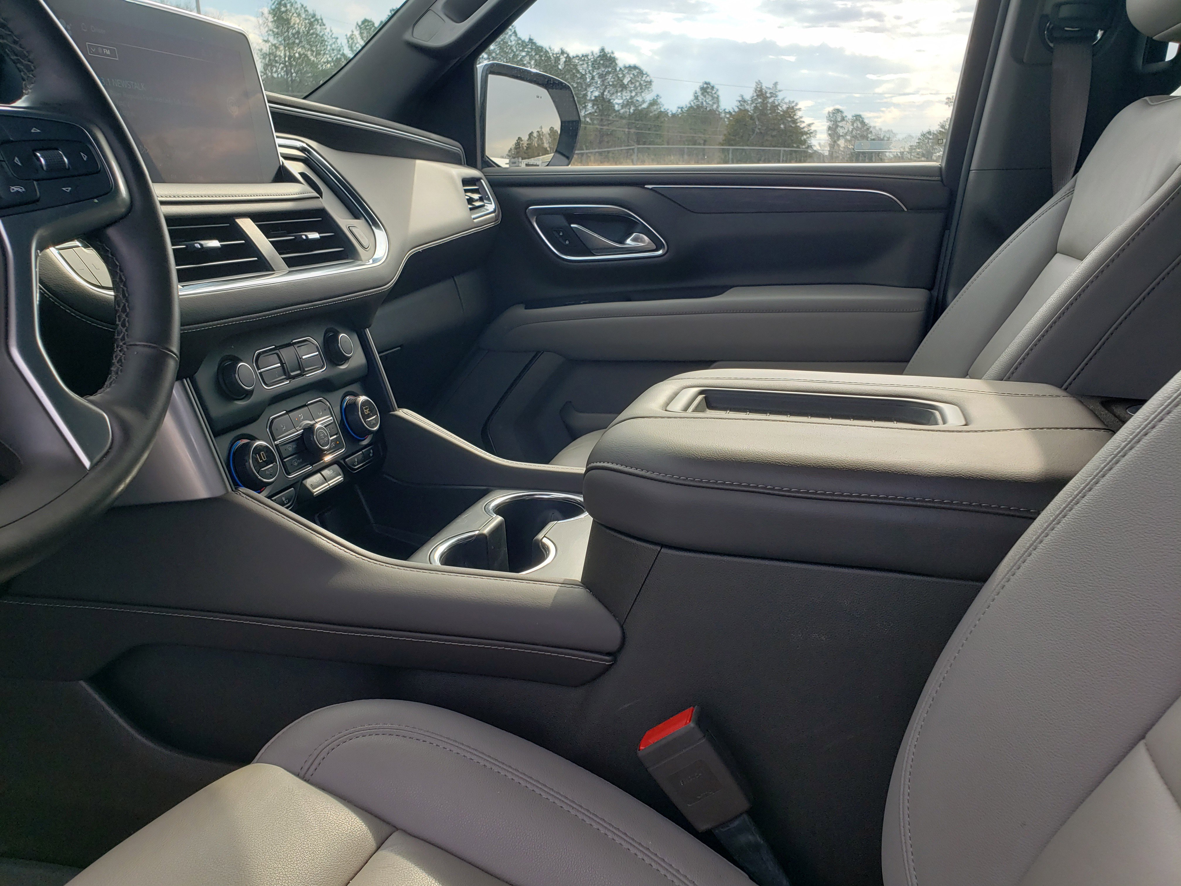 Used 2024 Chevrolet Tahoe LT w/ Luxury Package image 27