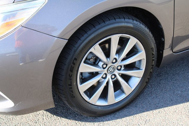 Used 2016 Toyota Camry XLE image 12