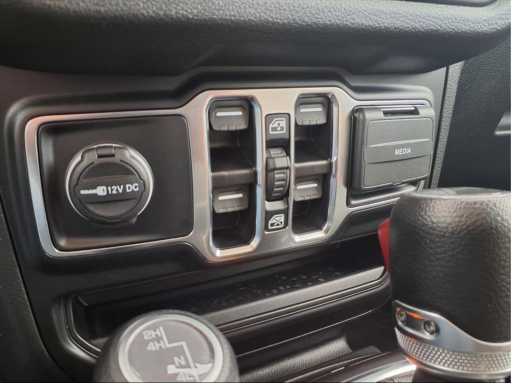 Used 2024 Jeep Wrangler Sport S image 9