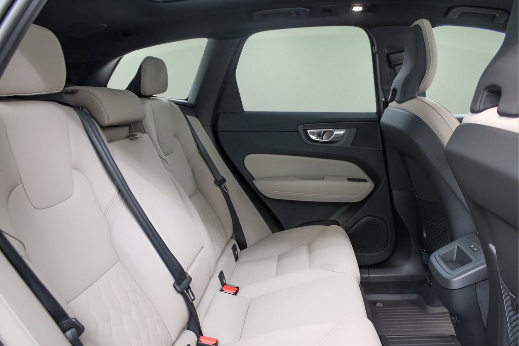 New 2026 Volvo XC60 B5 Plus w/ Protection Package Premier AWD/4WD image 25