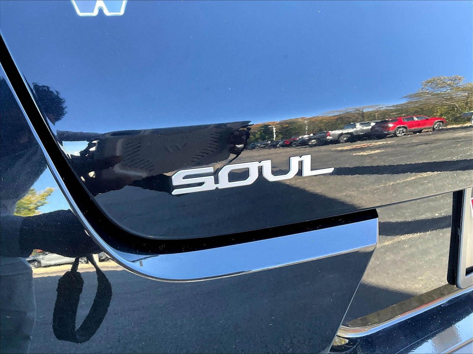 Used 2023 Kia Soul LX w/ LX Technology Package FWD image 22
