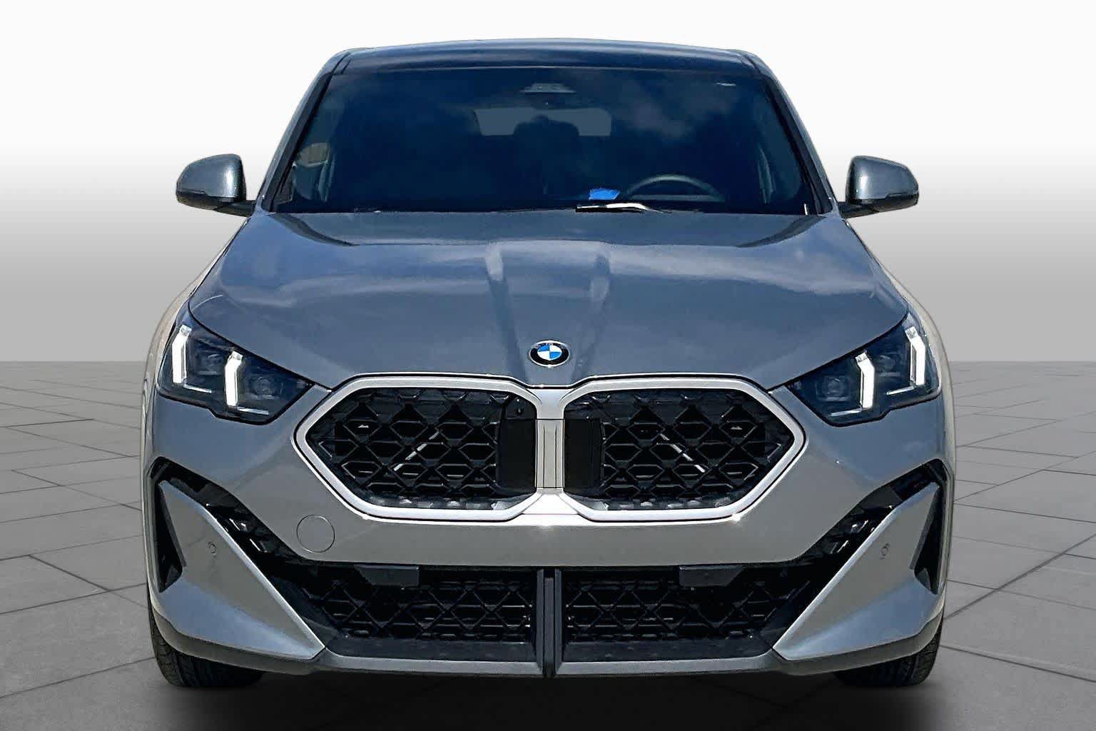 Used 2026 BMW X2 xDrive28i AWD/4WD image 3