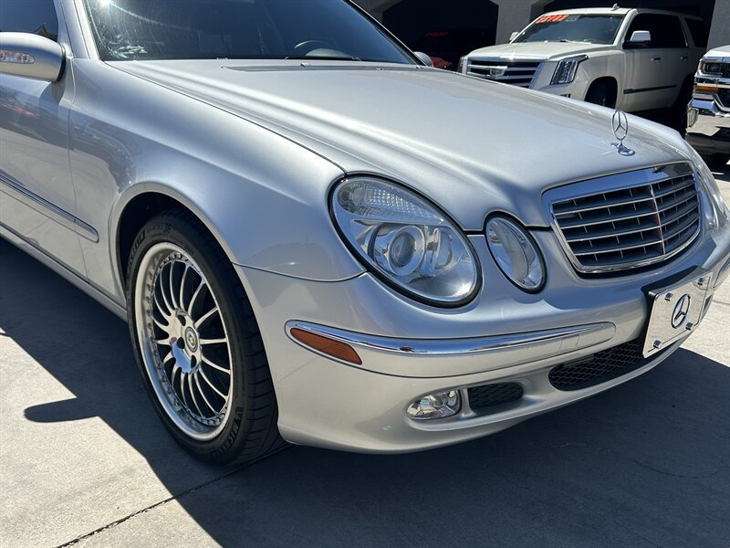 Used 2005 Mercedes-Benz E 500 Sedan image 9