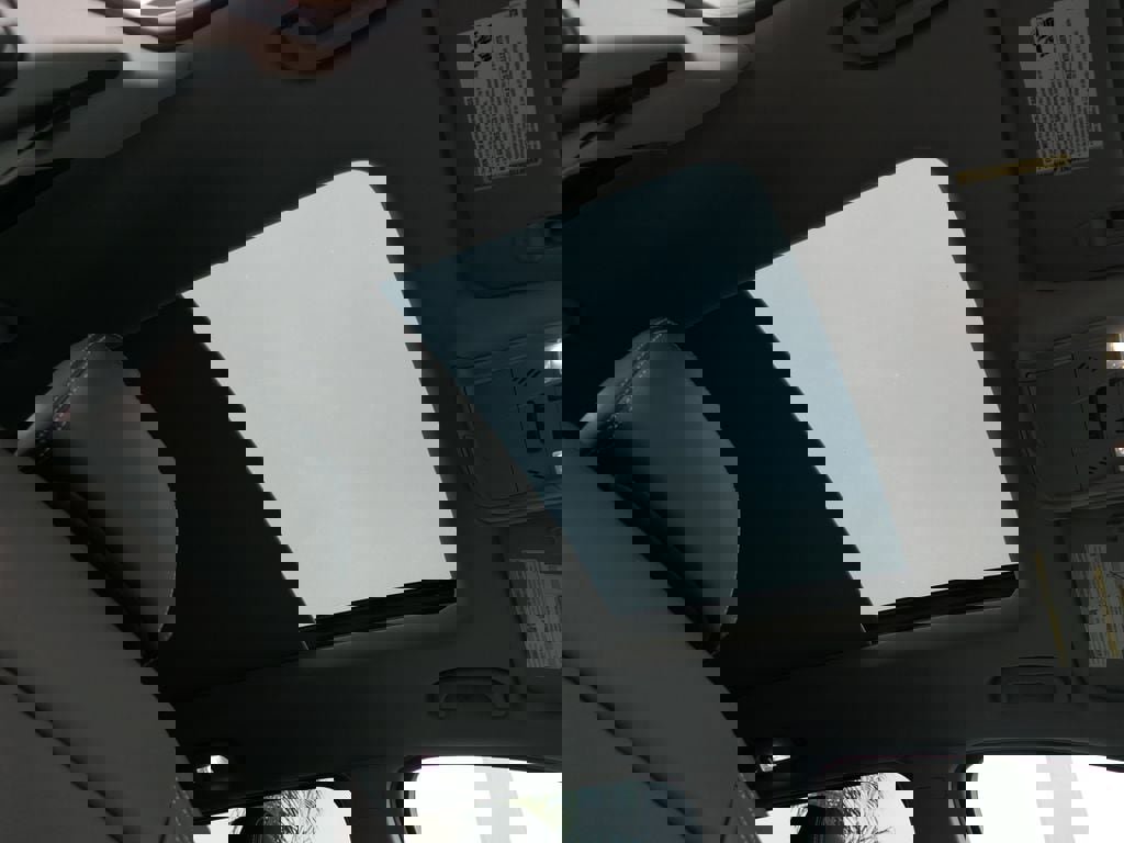 Used 2023 GMC Terrain SLT w/ Elevation Edition image 31