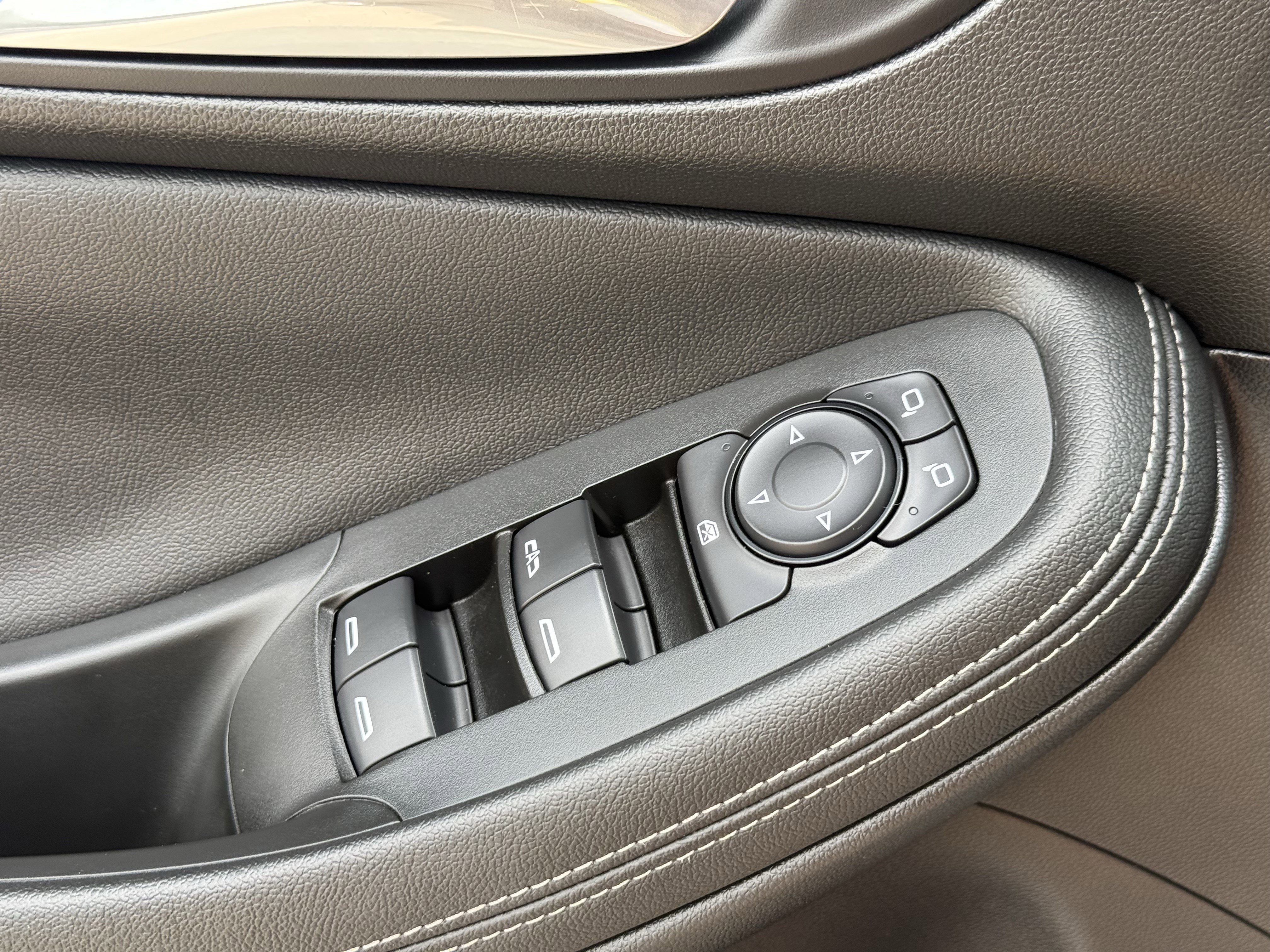 Used 2021 Buick Encore GX Preferred w/ Cold Weather Comfort Package FWD image 26