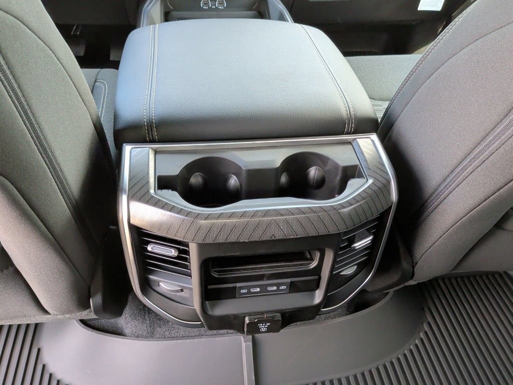 New 2026 RAM 1500 4x4 Crew Cab image 39