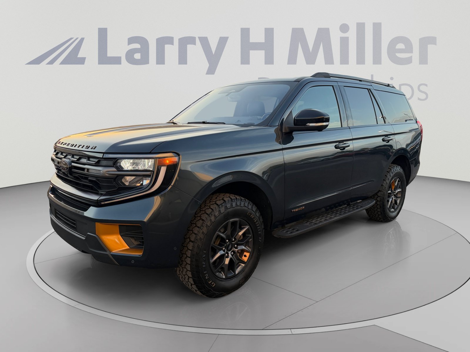 Certified 2025 Ford Expedition Tremor AWD/4WD image 1