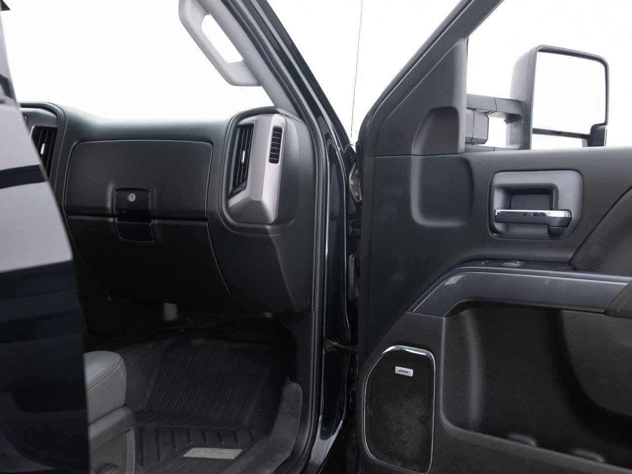 Used 2018 GMC Sierra 2500 SLT image 32