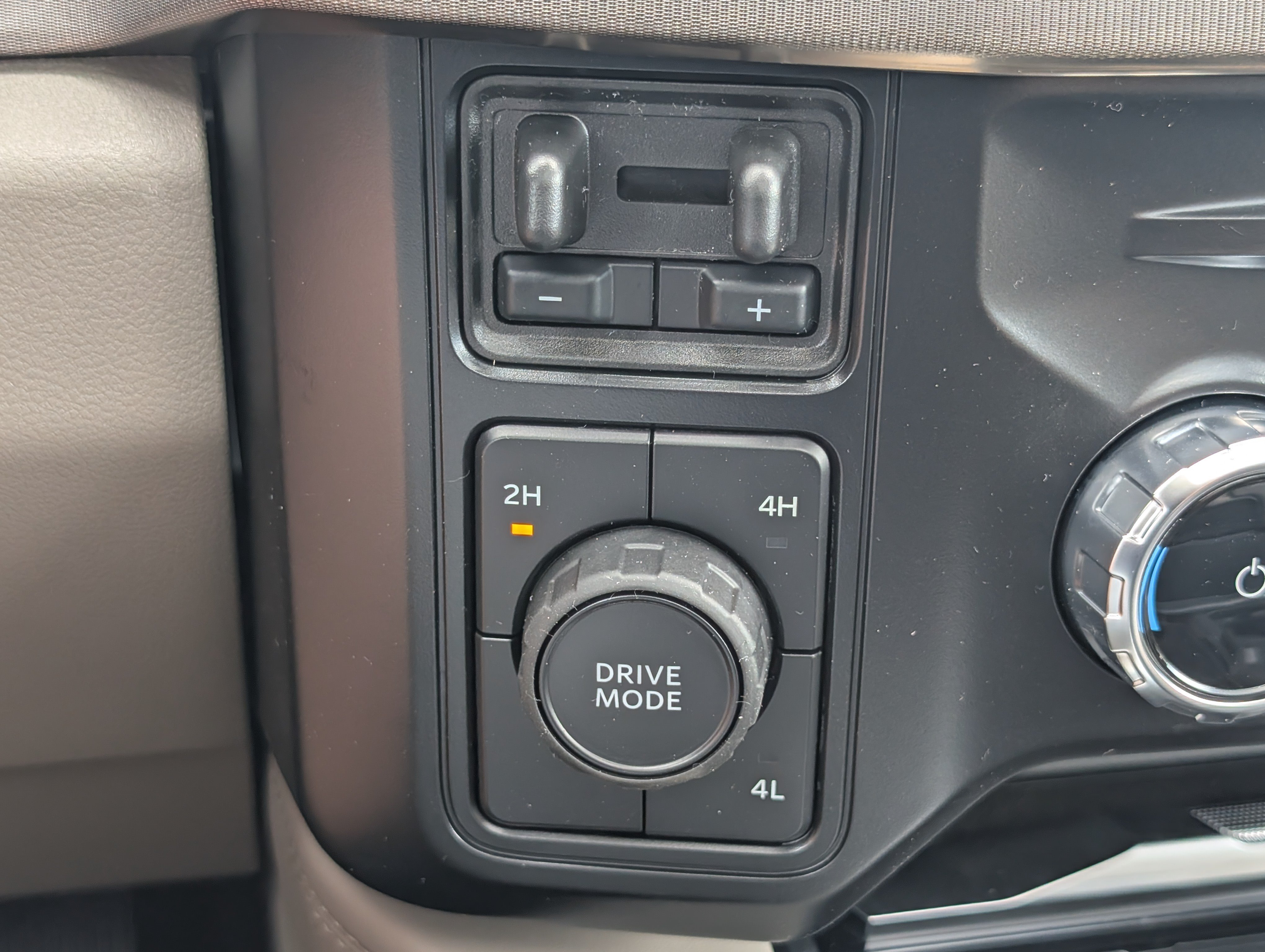 New 2026 Ford F350 Platinum w/ Platinum Plus Package AWD/4WD image 23