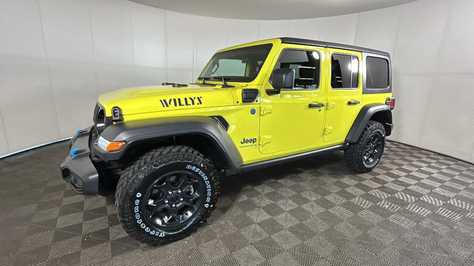 Used 2023 Jeep Wrangler Unlimited w/ Cold Weather Group AWD/4WD image 8
