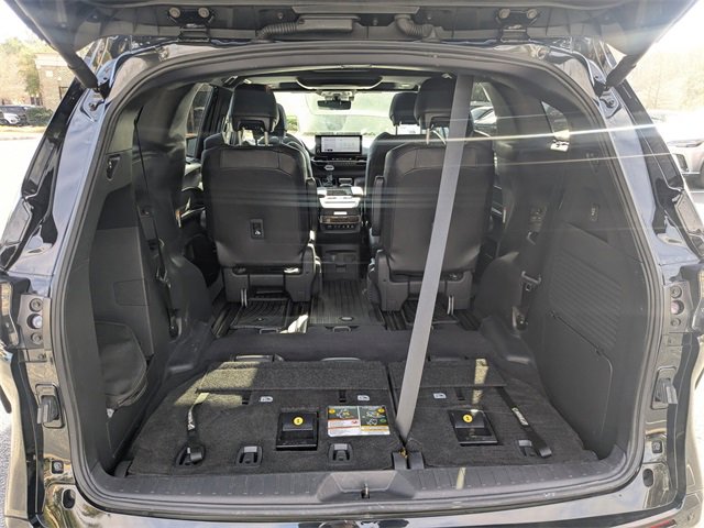 Used 2025 Toyota Sienna Platinum image 14