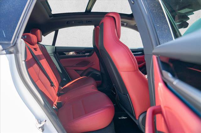 Used 2025 Porsche Macan 4S Electric AWD/4WD image 24
