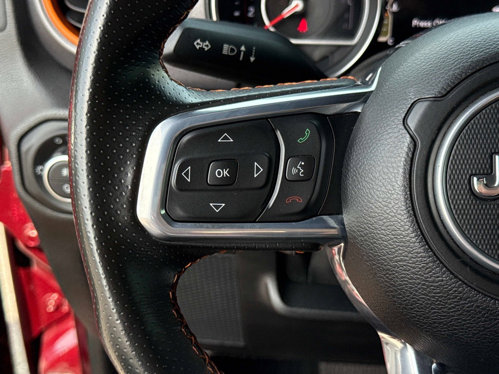Used 2021 Jeep Gladiator Mojave AWD/4WD image 32