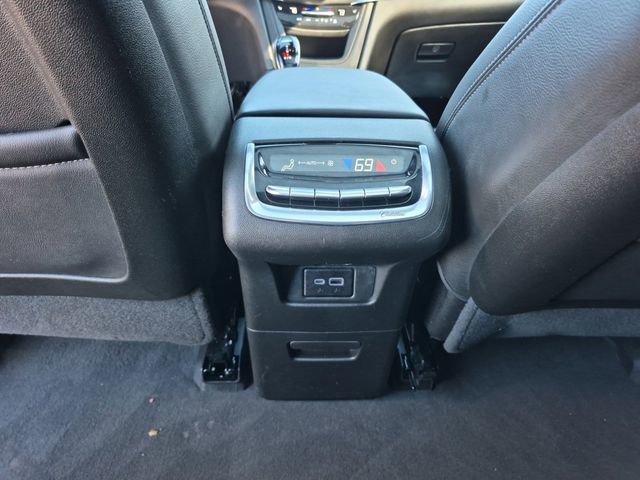 Used 2025 Cadillac XT6 Luxury image 29