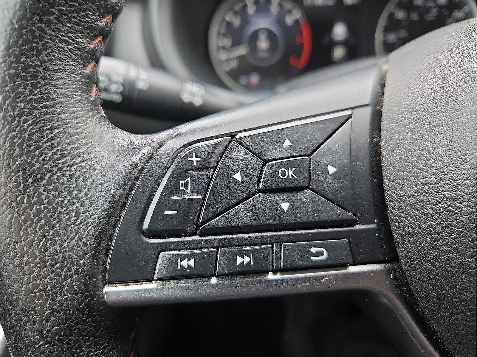 Used 2019 Nissan Kicks SR w/ SR Premium Package image 19