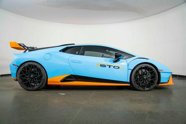 Used 2021 Lamborghini Huracan STO RWD image 9