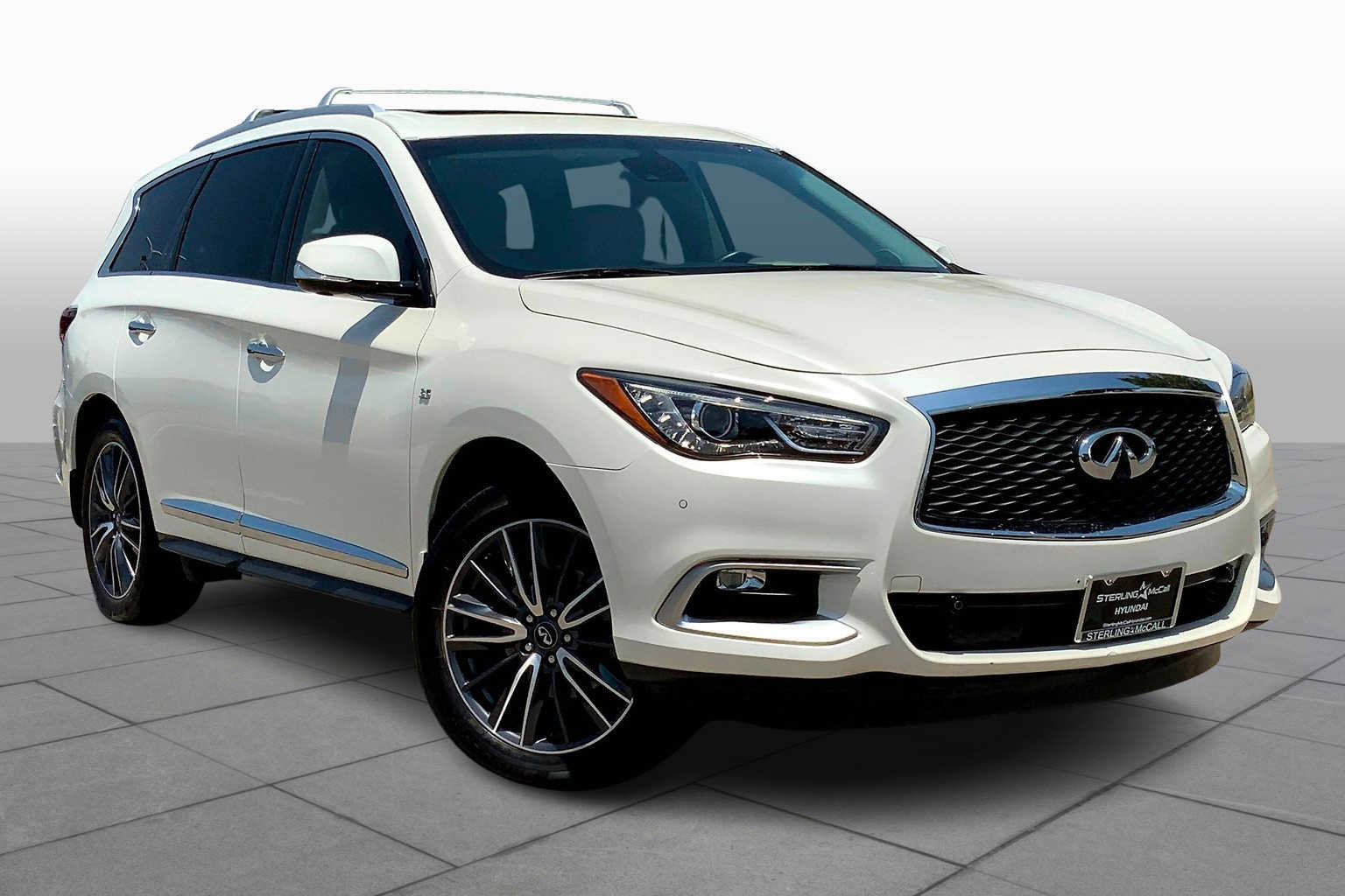 Used 2016 INFINITI QX60 Luxe w/ Deluxe Technology Package AWD/4WD image 3