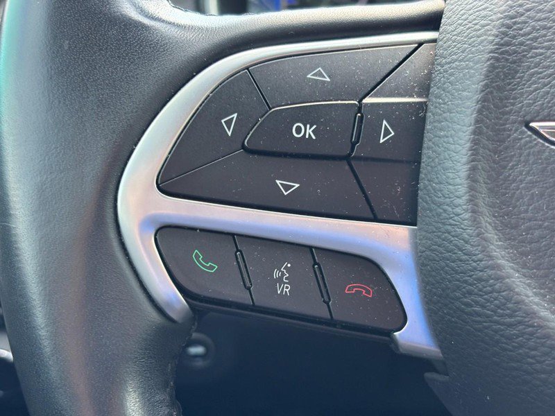 Used 2016 Chrysler 200 Limited w/ Convenience Group image 17