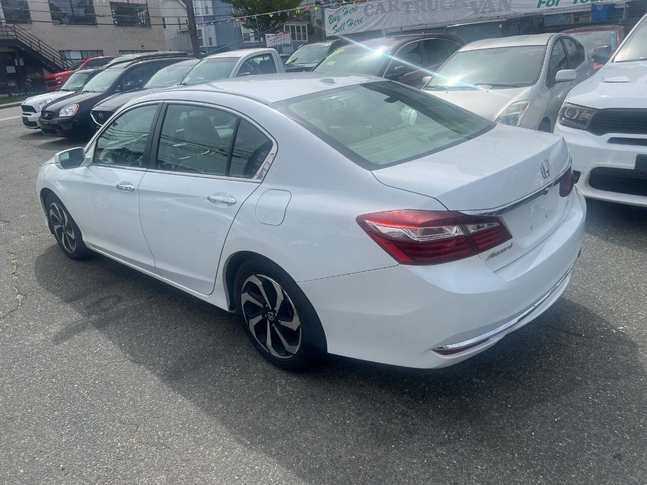 Used 2016 Honda Accord EX-L image 4