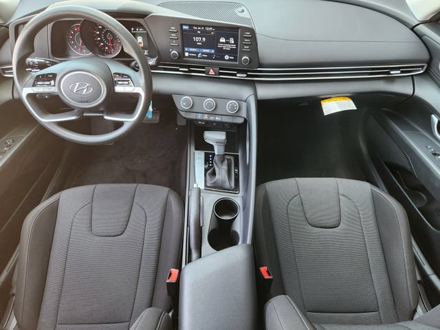 Certified 2023 Hyundai Elantra SE FWD image 18