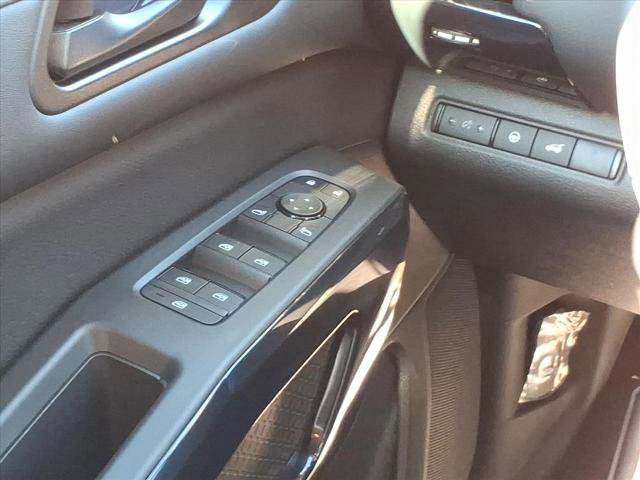 Certified 2025 Nissan Pathfinder SV image 16