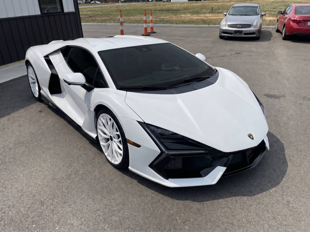 Used 2024 Lamborghini Revuelto AWD/4WD image 3