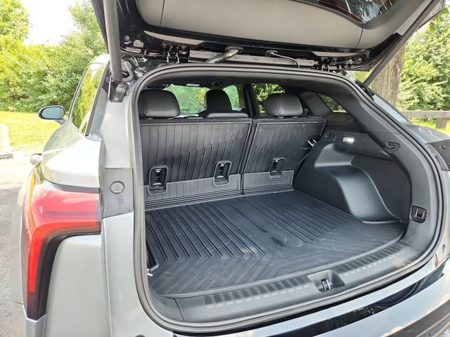 New 2026 Chevrolet Blazer EV RS w/ LPO, Blackout Package FWD image 18