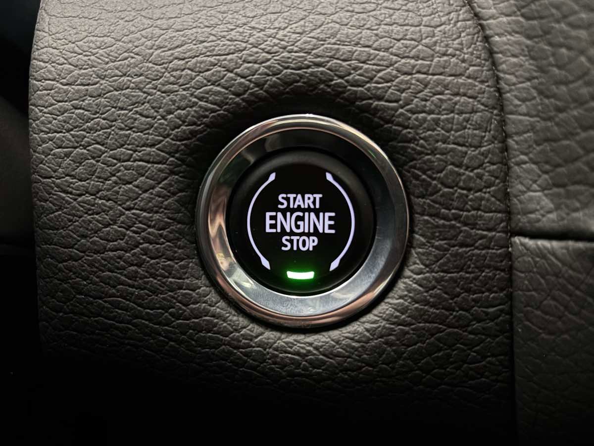 Used 2023 GMC Yukon XL Denali AWD/4WD image 47