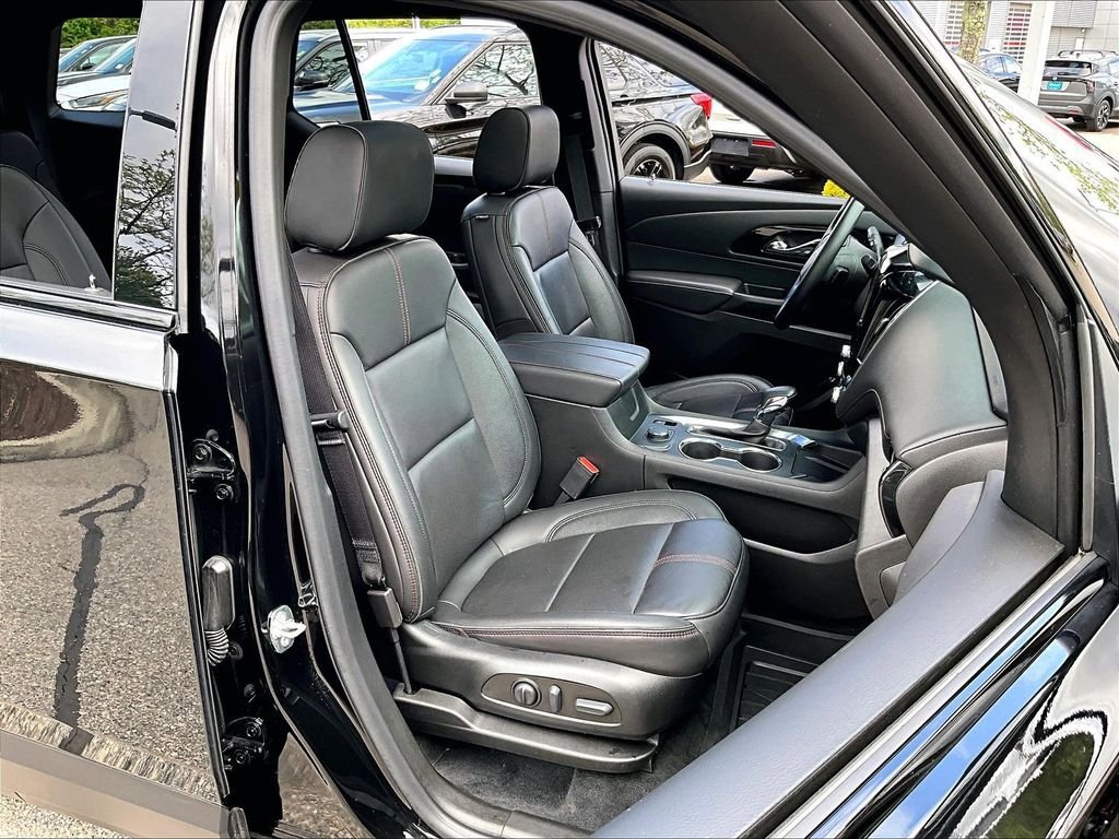 Used 2023 Chevrolet Traverse RS w/ LPO, Floor Liner Package AWD/4WD image 11