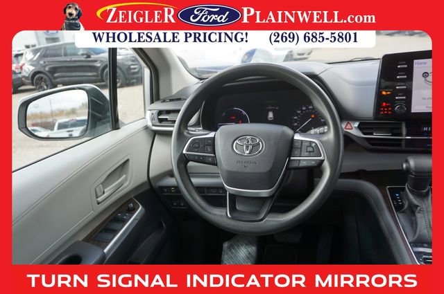 Used 2021 Toyota Sienna LE image 14