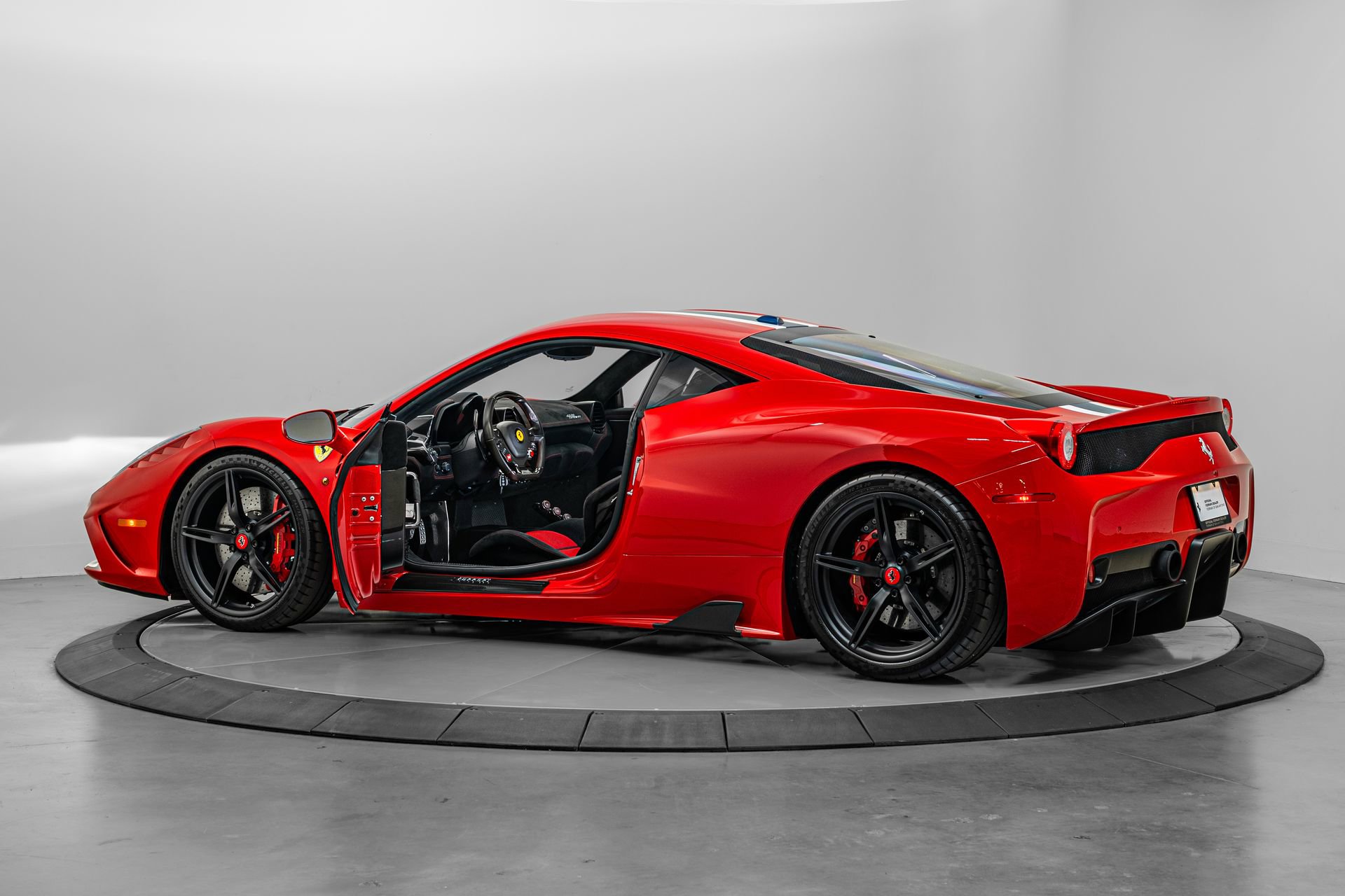 Certified 2015 Ferrari 458 Speciale Coupe RWD image 2