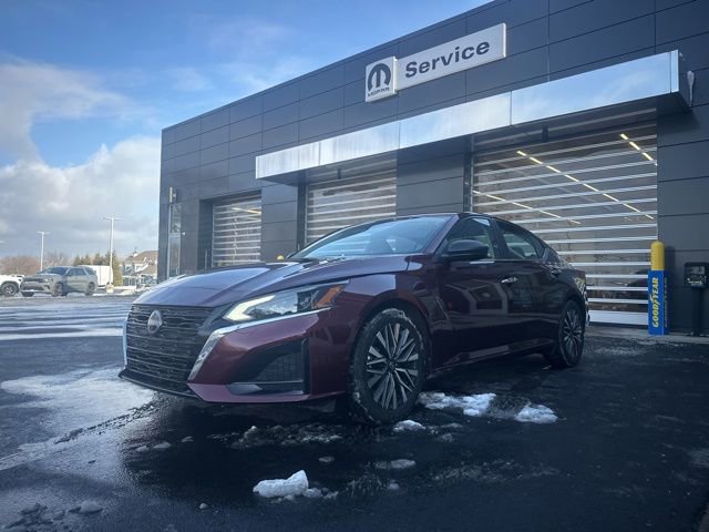 Used 2025 Nissan Altima 2.5 SV image 3