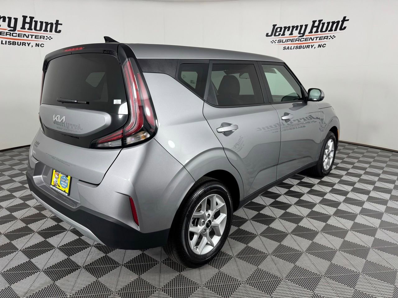 Used 2025 Kia Soul LX w/ LX Technology Package FWD image 6