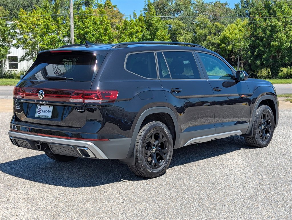 New 2026 Volkswagen Atlas Peak Edition image 7