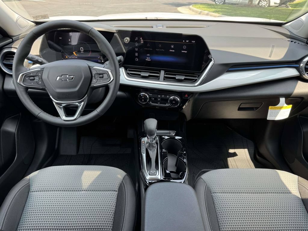 New 2026 Chevrolet Trax LT w/ Driver Confidence Package FWD image 3
