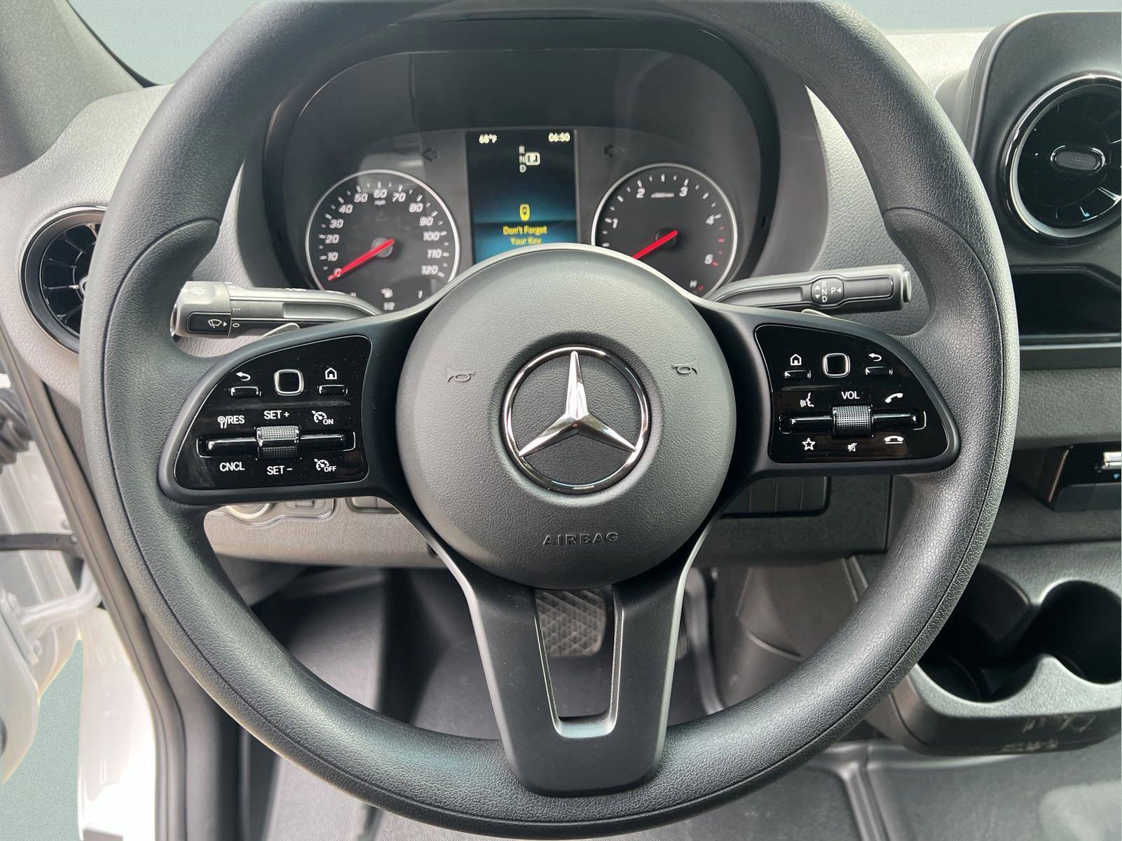 Used 2024 Mercedes-Benz Sprinter 2500 image 28
