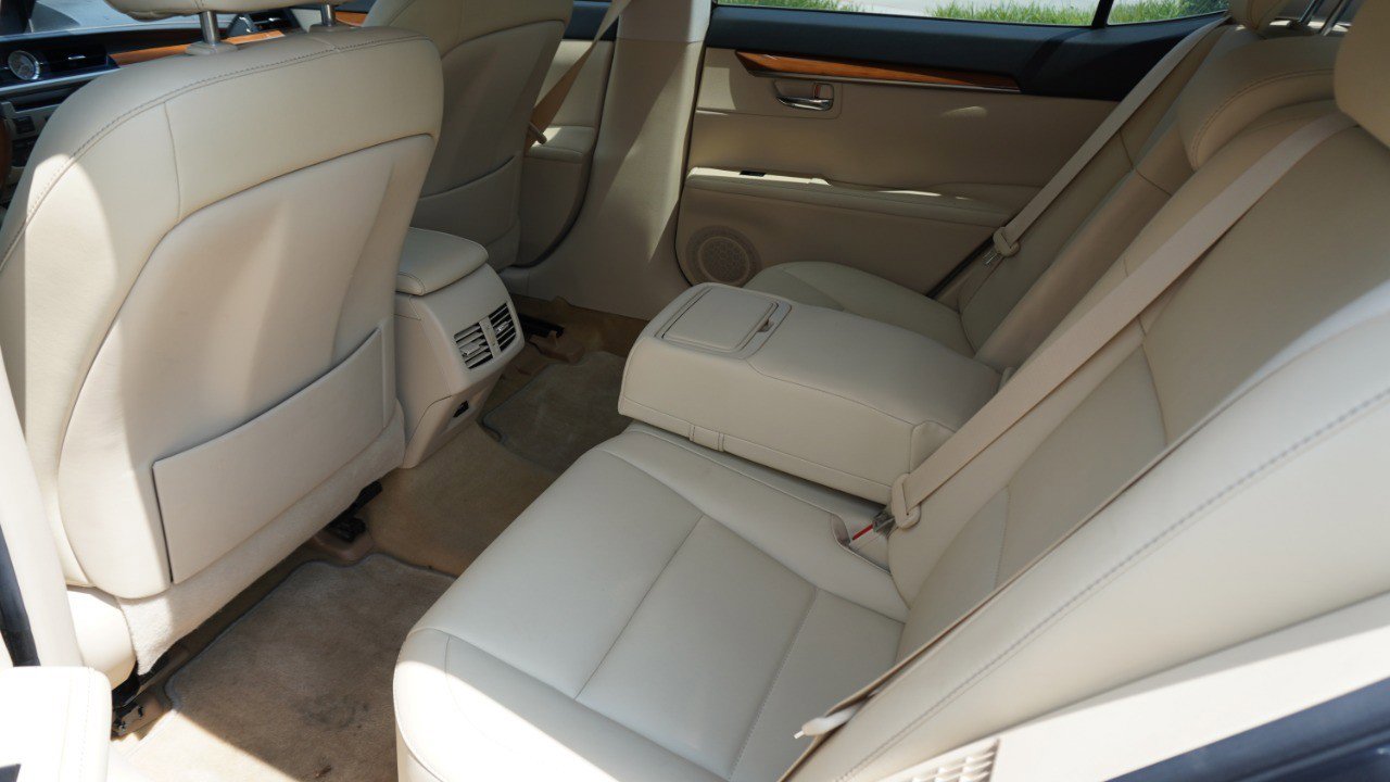 Used 2013 Lexus ES 300h w/ Premium Pkg FWD image 9