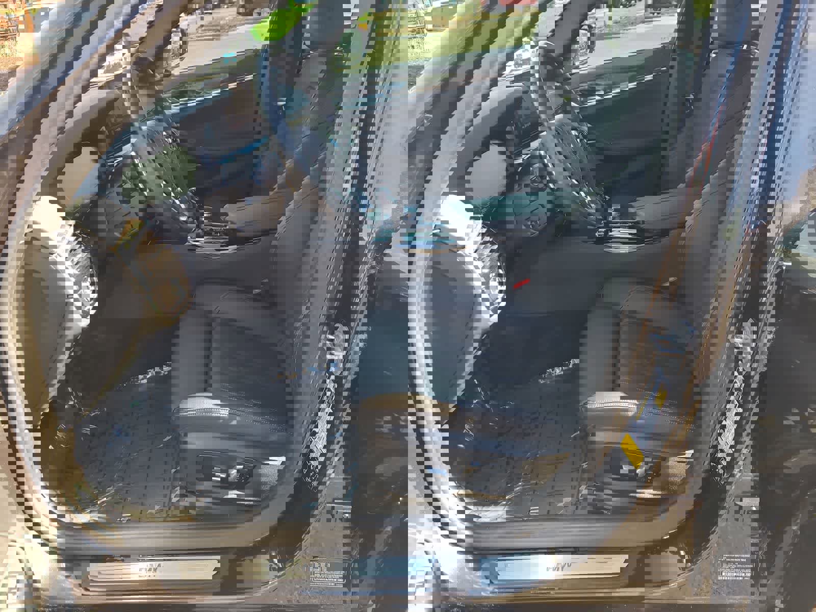 Used 2022 BMW 530i xDrive w/ Premium Package image 19