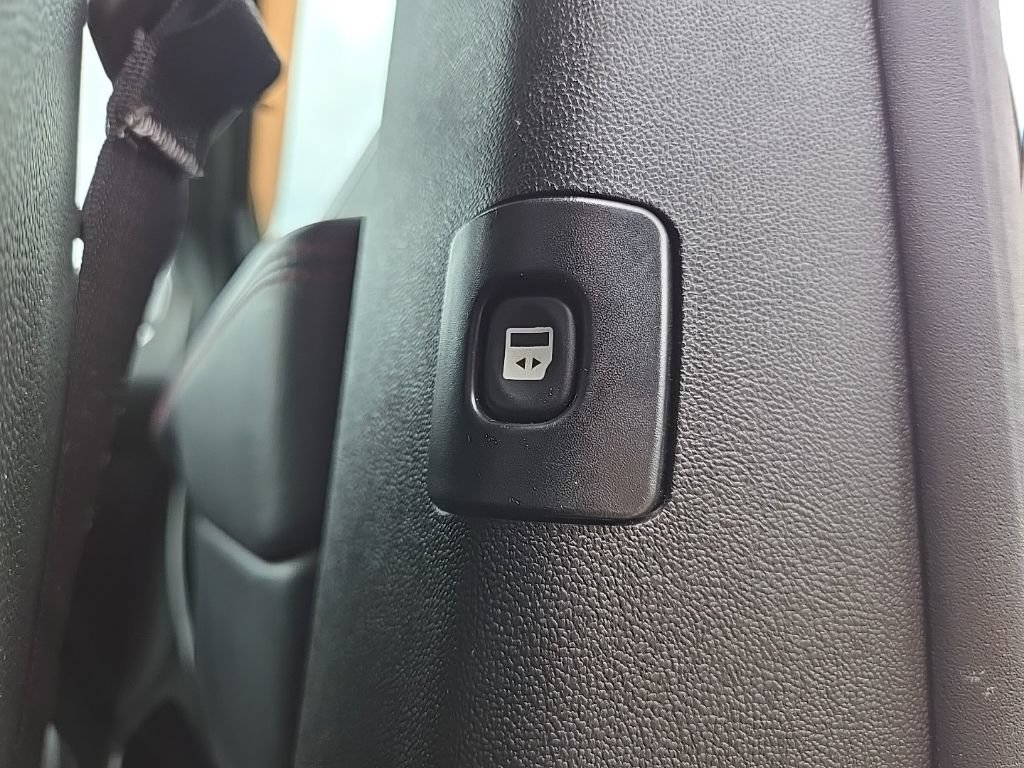 Used 2015 Dodge Grand Caravan R/T w/ Driver Convenience Group FWD image 32