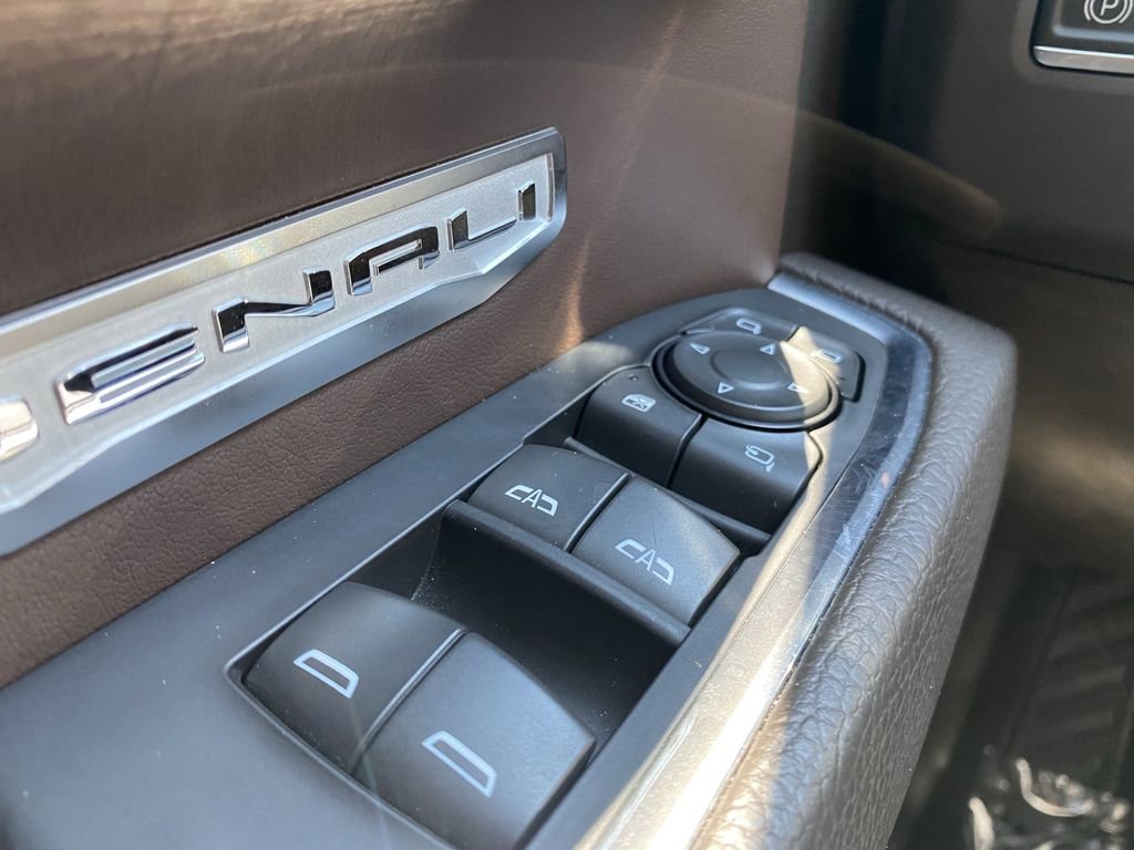 Used 2024 GMC Sierra 1500 Denali w/ Denali Reserve Package RWD image 8