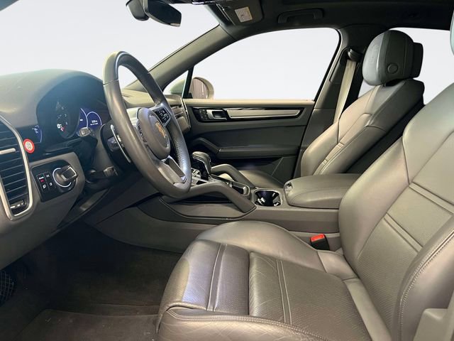 Used 2022 Porsche Cayenne Platinum Edition image 17