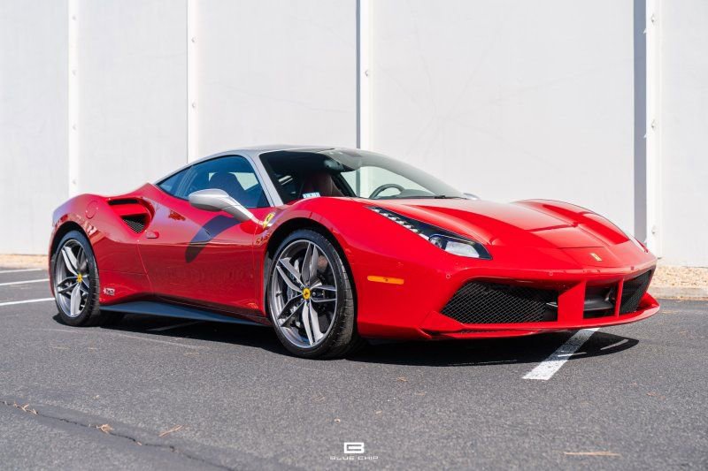 Used 2018 Ferrari 488 GTB image 3