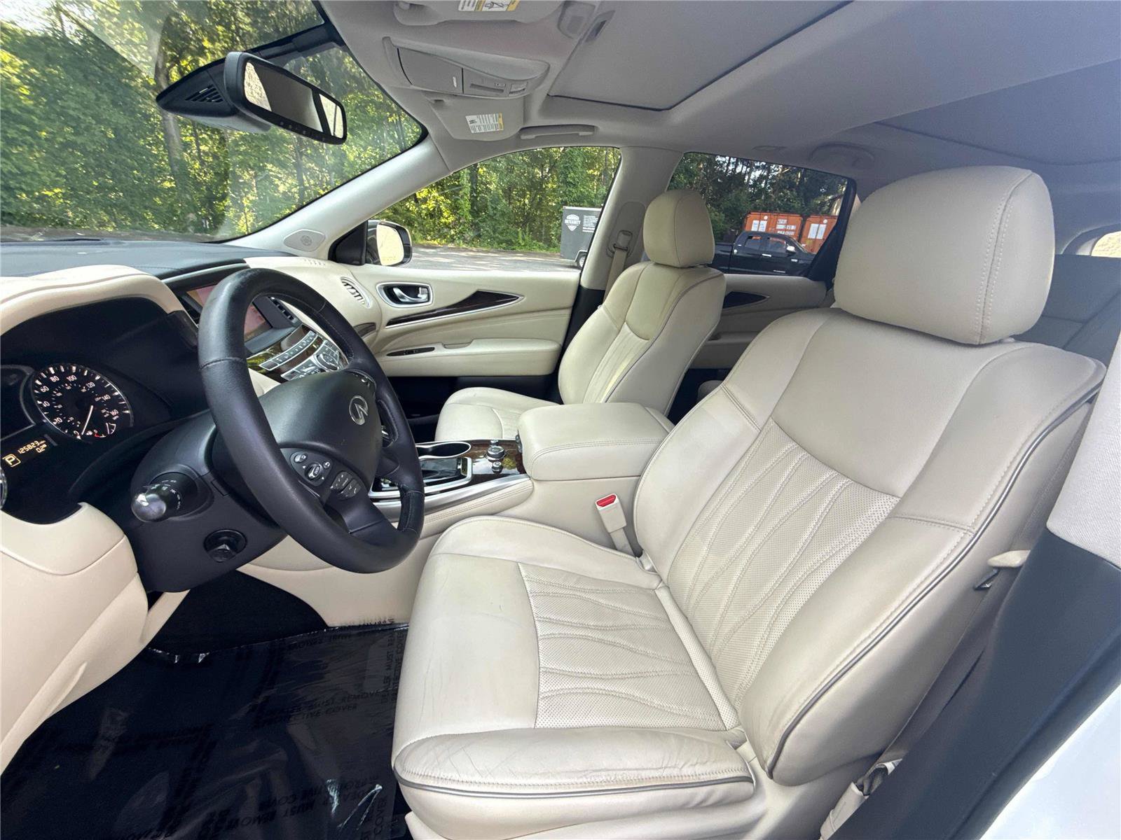 Used 2017 INFINITI QX60 Luxe w/ Deluxe Technology Package AWD/4WD image 11