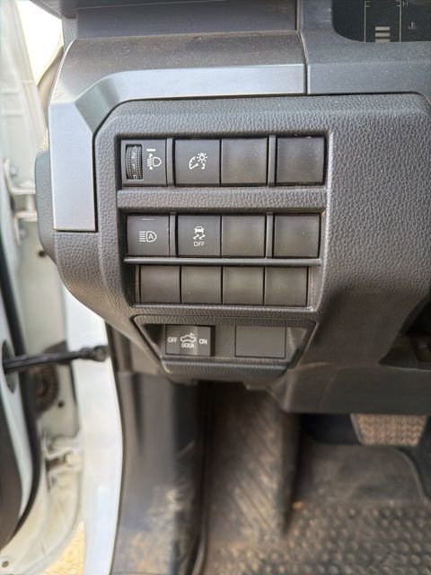 Used 2024 Toyota Tacoma SR5 AWD/4WD image 17